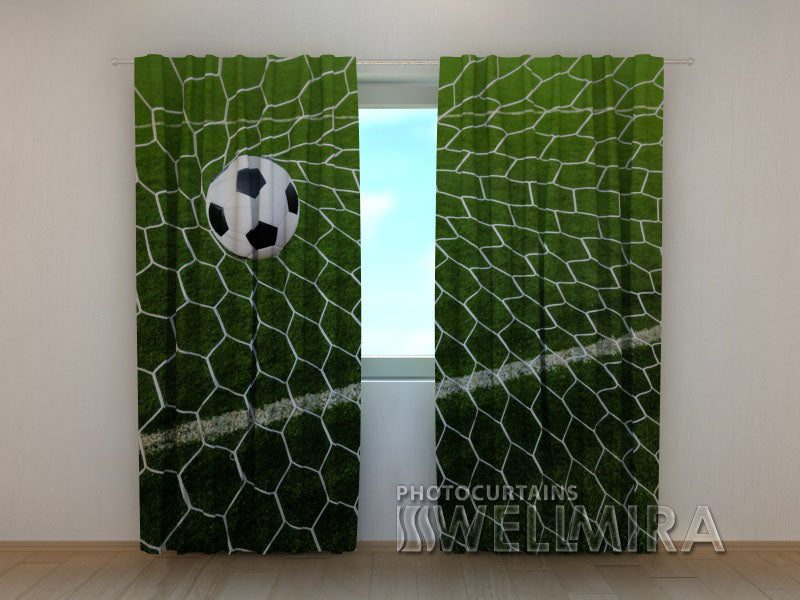 Football_ball_in_goal_w